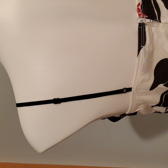 Trixxi Clothing Company White, Brown, and Red Floral Dress Size 7 Juniors - Picture 9 of 10